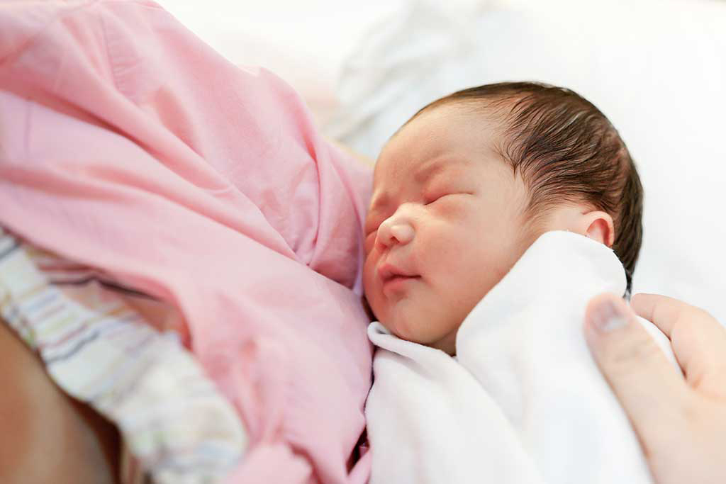 HƯỚNG DẪN THEO DÕI, CHĂM SÓC SỨC KHỎE SAU SINH TẠI NHÀ
